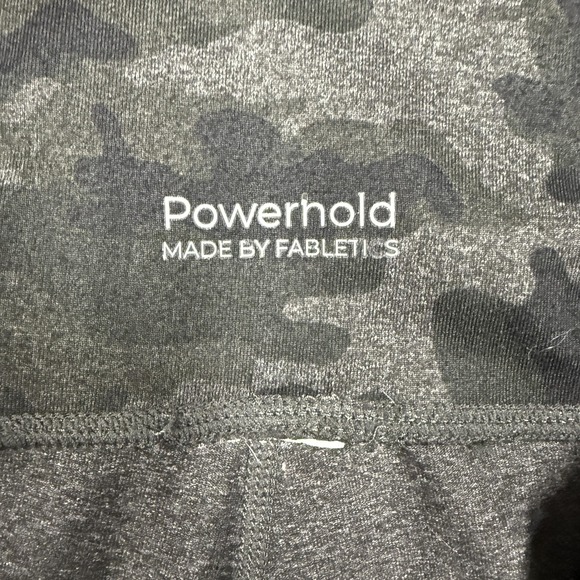 Fabletics Leggings Womens Small Black Gray Camo Powerhold High Waisted 7/8 Yoga - Picture 10 of 12